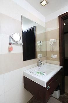 Oyo Rooms Malviya Nagar Market Nueva Delhi Exterior foto